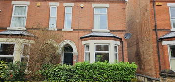 3 bedroom semi-detached house