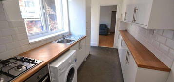 4 bedroom terraced house to rent