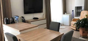 Geschmackvolle 1-Zimmer-Wohnung mit Balkon und EBK in Frankfurt am Main