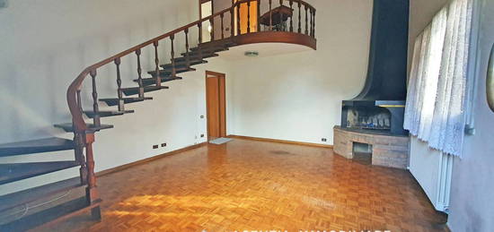 Villa bifamiliare, buono stato, 196 m², Massa Lombarda