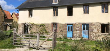 LA MANCHE Maison Mitoyenne a la Campagne a Bourgvallees