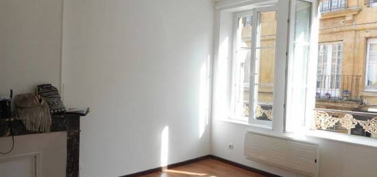 Appartement  à louer, 2 pièces, 1 chambre, 40 m²