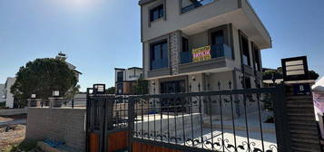 Villac Onur'dan Didim Efelerde Sfr Mstakil Havuzlu Satlk 4+1 Lx Villa