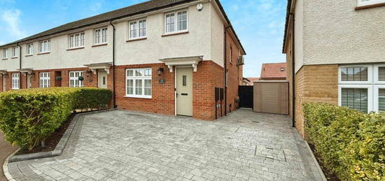 4 bedroom end of terrace house for sale