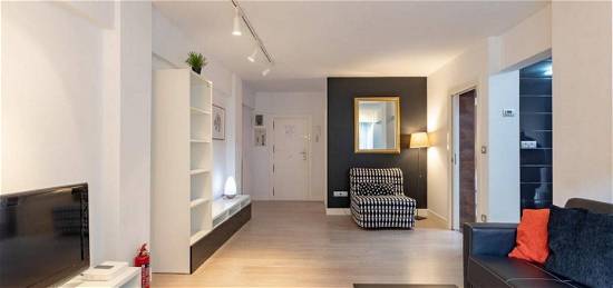 Studio meublé  à louer, 1 pièce, 40 m², Balcon