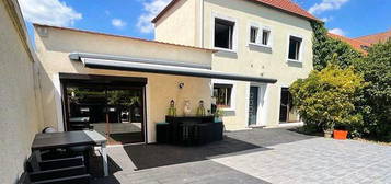 Maison 5 pièces 140m²