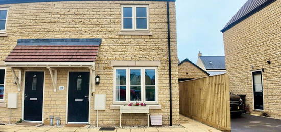 2 bed semi-detached house for sale