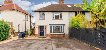 3 bed semi-detached house for sale