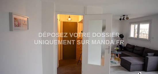 Location appartement 4 pièces 12 m²