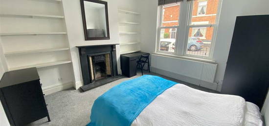 4 bedroom terraced house