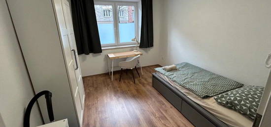 Möbelierte Zimmer zu vermieten für 550 € warm