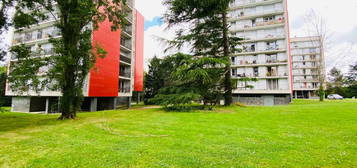 A vendre appartement 2 pièces QUARTIER BOURG L'EVESQUE