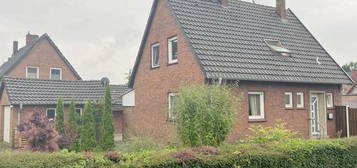 =HOLLAND IMMOCENTER= Einfamilienhaus in beliebter Wohnlage von Gronau, nahe der Grenze zu Overdinkel (HIC699)