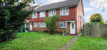 Maisonette to rent in Feltham Hill Road, Ashford TW15