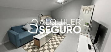 Alquiler de Estudio en calle San Cosme y San Damián