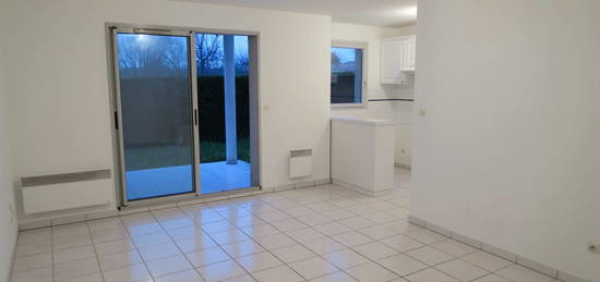 Appartement  à louer, 2 pièces, 1 chambre, 47 m²