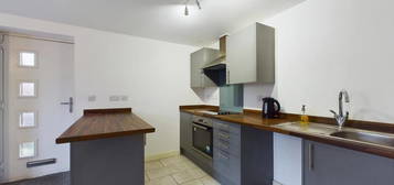 1 bedroom ground floor flat to rent