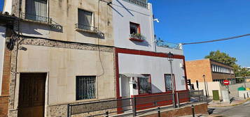 Casa adosada en calle Virgen de Loreto en Castilleja de la Cuesta