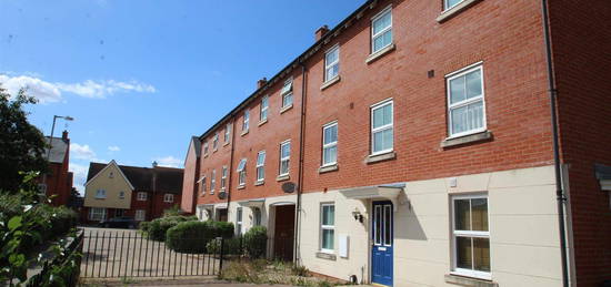 Room to rent in Room 1, 16 Circus Square, Colchester CO2