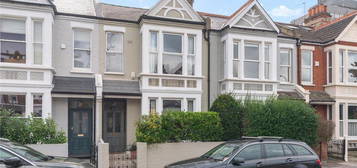 Terraced house for sale