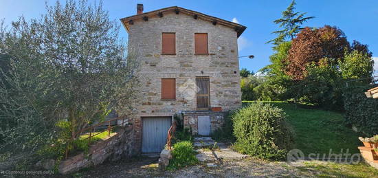 CASA SEMINDIPENDENTE A PERUGIA