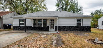 3372 SW Kirklawn Ave, Topeka, KS 66611