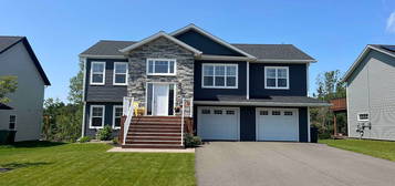 185 Essex Cres, Charlottetown, PE C1E 0G5