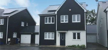 5 bedroom detached house