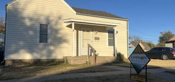 421 E 11th St, Hays, KS 67601