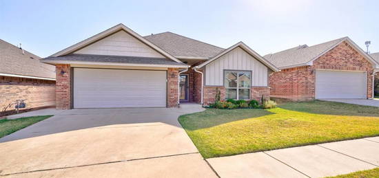 9436 NW 87th Pl, Yukon, OK 73099