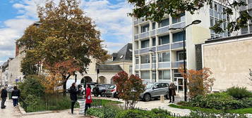 Appartement - ORLEANS HYPER CENTRE - 5 pièces 110 m² - parking - 2 balcons - cave - ascenseur