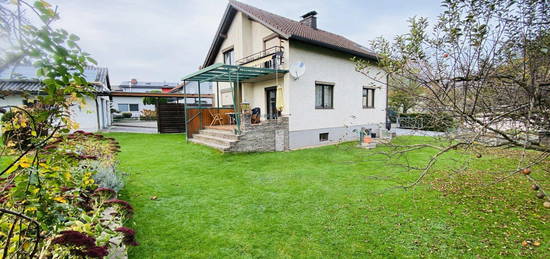 Ihr Familienparadies in Spielberg - Charmantes Haus mit Kachelofen und sonniger Gartenfläche