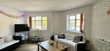 3 bed flat to rent