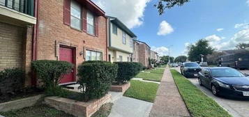 7700 Creekbend Dr Apt 109, Houston, TX 77071