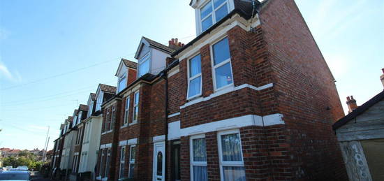 End terrace house to rent in Morrison Road, Folkestone CT20