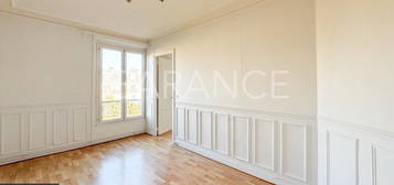 Appartement 2 pièces dernier étage- vus dégagée - 75012