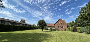 Sehnde - Haimar: Altes Backsteinhaus mit herrlichem Garten sowie Bauplatz-Option in ruhiger Lage