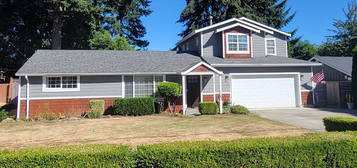 426 SW 200th St, Normandy Park, WA 98166