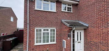 3 bedroom semi-detached house to rent