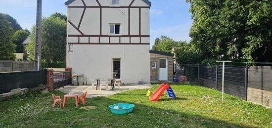 Maison 2 étages  à vendre, 3 pièces, 2 chambres, 70 m²