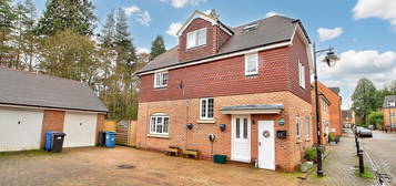 4 bed semi-detached house for sale