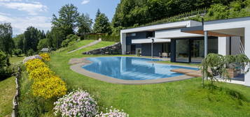 Luxus-Wohnhaus mit Schwimmteich in traumhafter Ruhe-/ &amp; Aussichtslage im Rosental