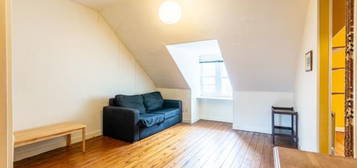 Flat to rent in Cockburn Street, Edinburgh EH1