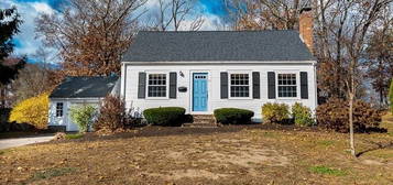 61 Ledgewood Rd, Dedham, MA 02026