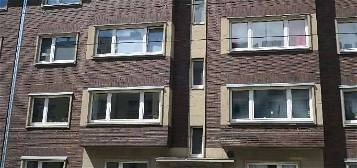 Großzügige 3-Zimmer-Altbau-Wohnung mit Balkon in Düsseldorf/ Bilk