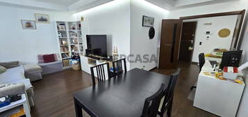 Apartamento T2 c/ TERRAÇO | Urb. Jardim da Amoreira, Ramada