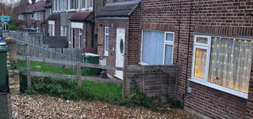 Flat for sale in Holly Hill Road, Erith DA8