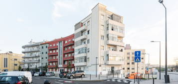 Prédio Residencial c/ 18 Apartamentos, Lisboa, Parada Alto de São João