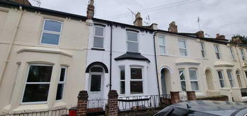 5 bedroom terraced house