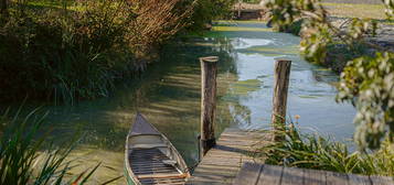 Contemporaine bucolique et son gîte en bord de Venise Verte